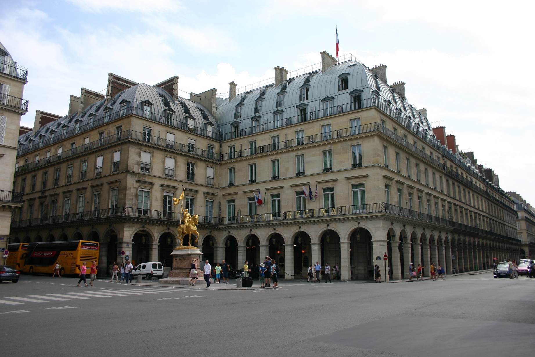 Ligue des Sociétés de la Croix-Rouge's memorial tablet, Paris - 01.JPG